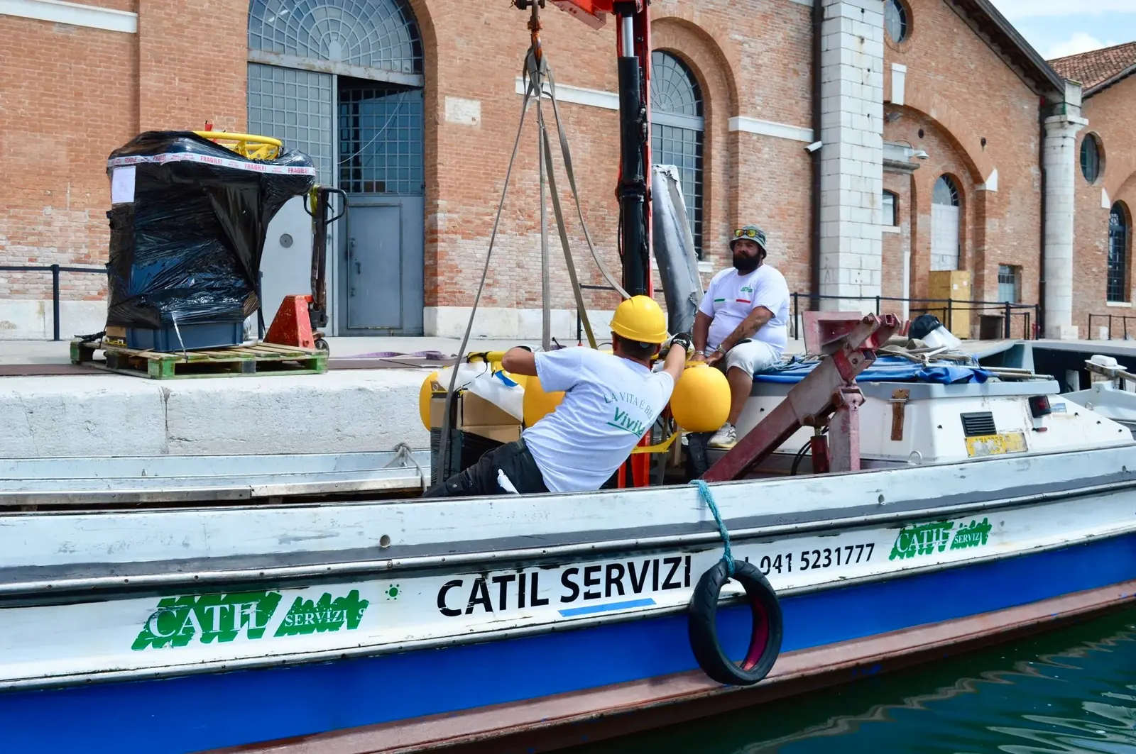 Scarico a banchina durante un allestimento, Arsenale