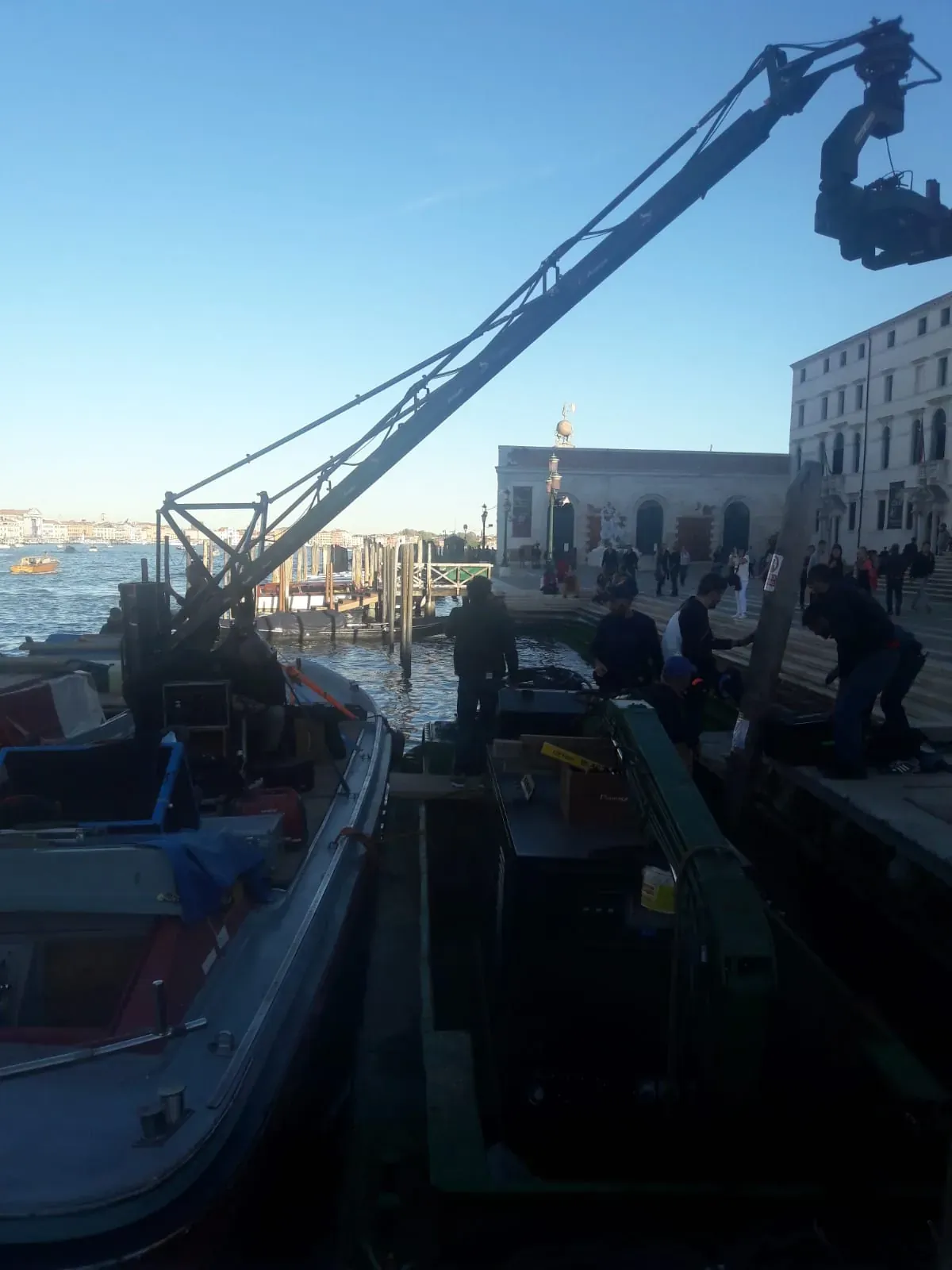 Braccio di ripresa da una nostra imbarcazione a Punta della Dogana