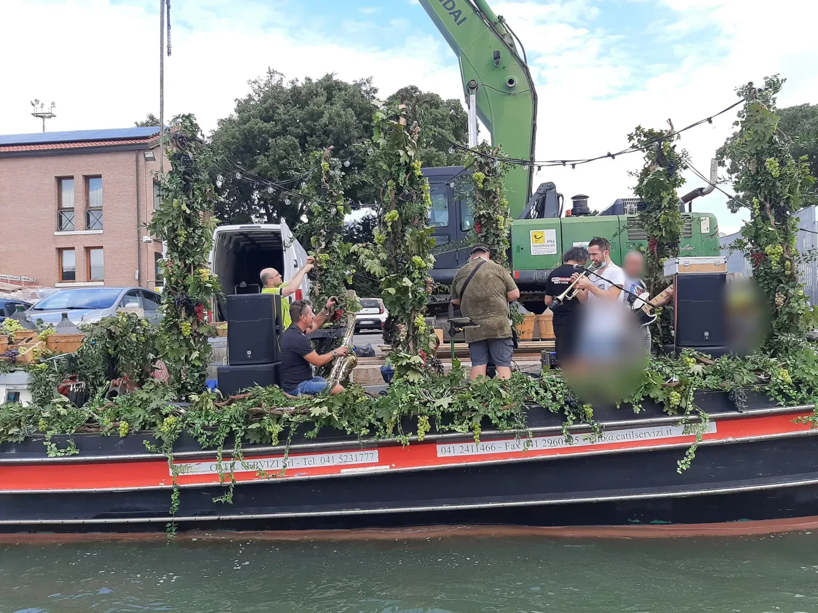 Rehearsing under the vine pergola · 2020